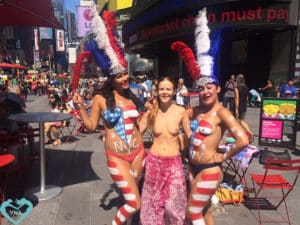 felicity topfree desnudas topless times square nyc felicitys blog